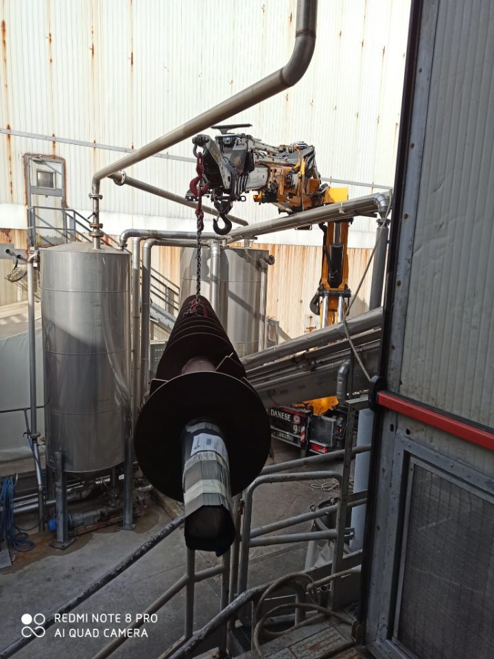 Intervento autogrù su camion