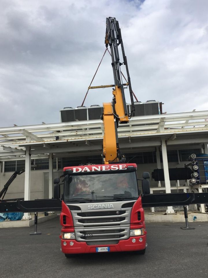 Autogrù su camion Danese
