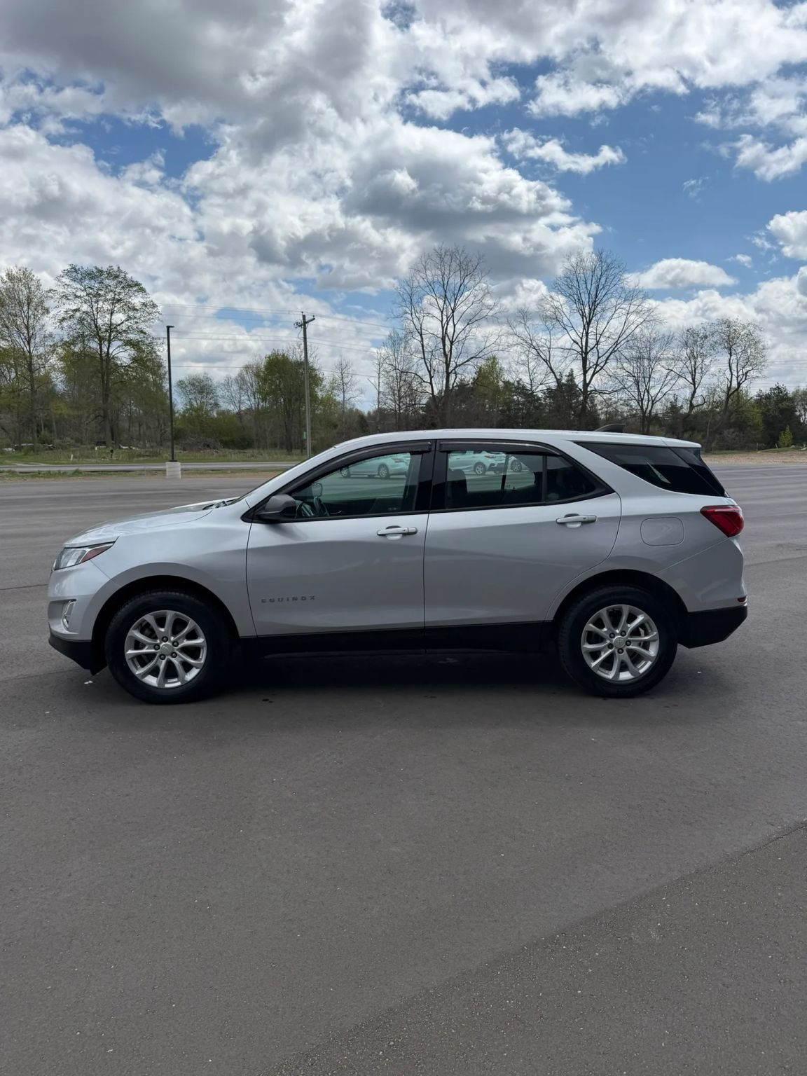 2018 Chevrolet Equinox LS Sport Utility 4D