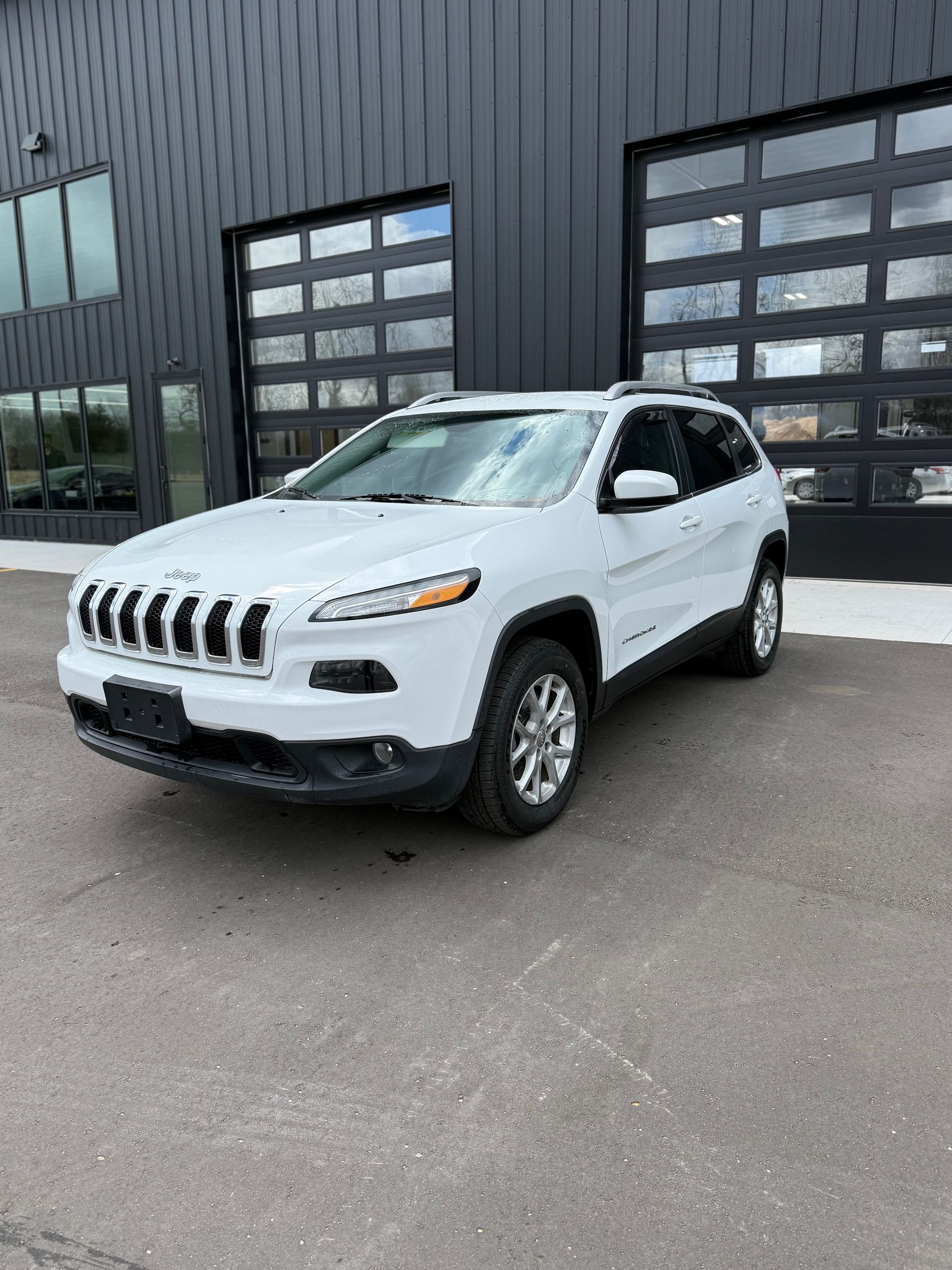2017 Jeep Cherokee Latitude Sport Utility 4D