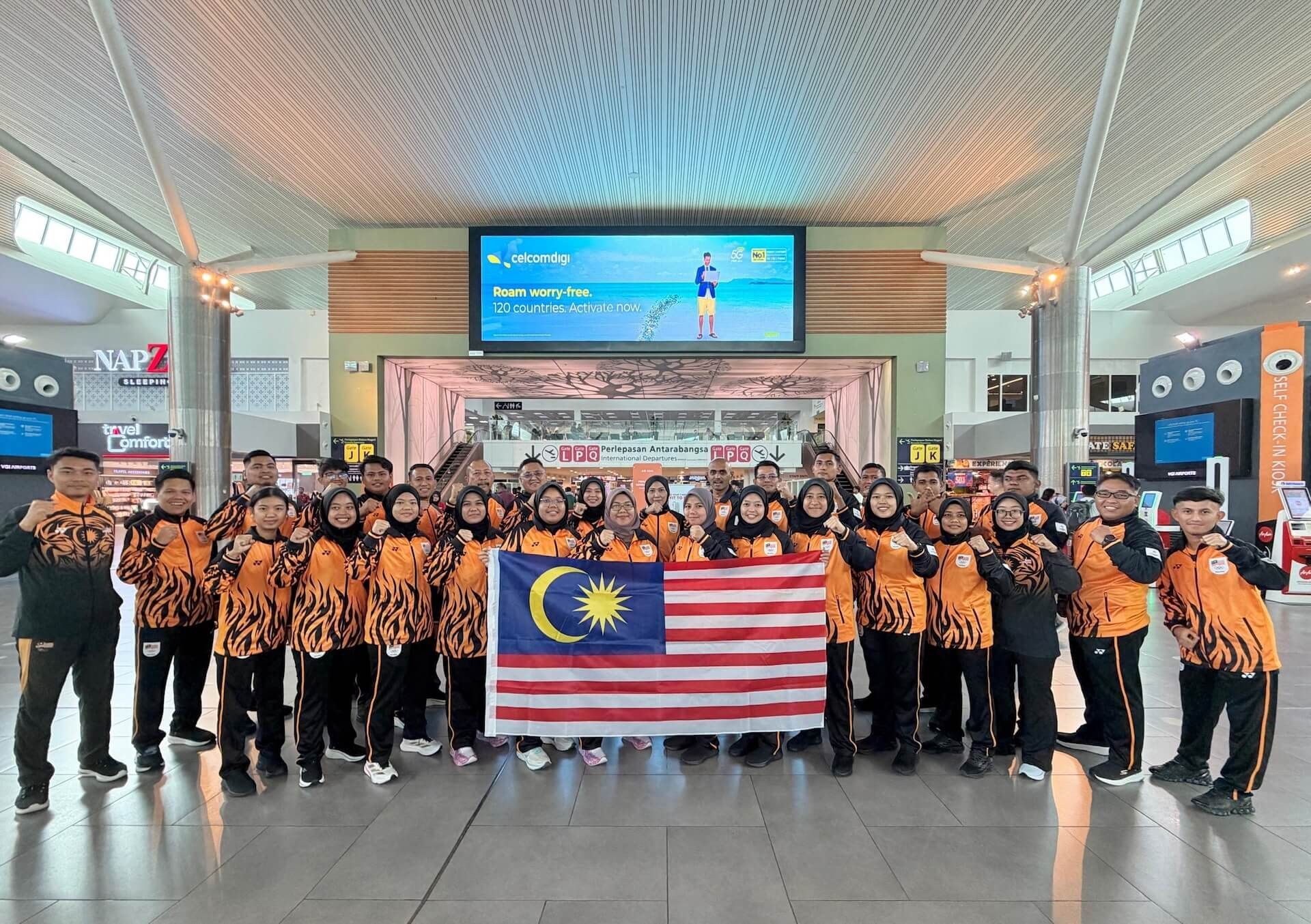 Malaysia National Petanque Team at Airport departure ha.