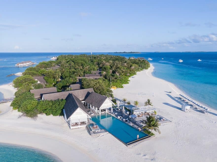 Four Seasons Landaa Giraavaru