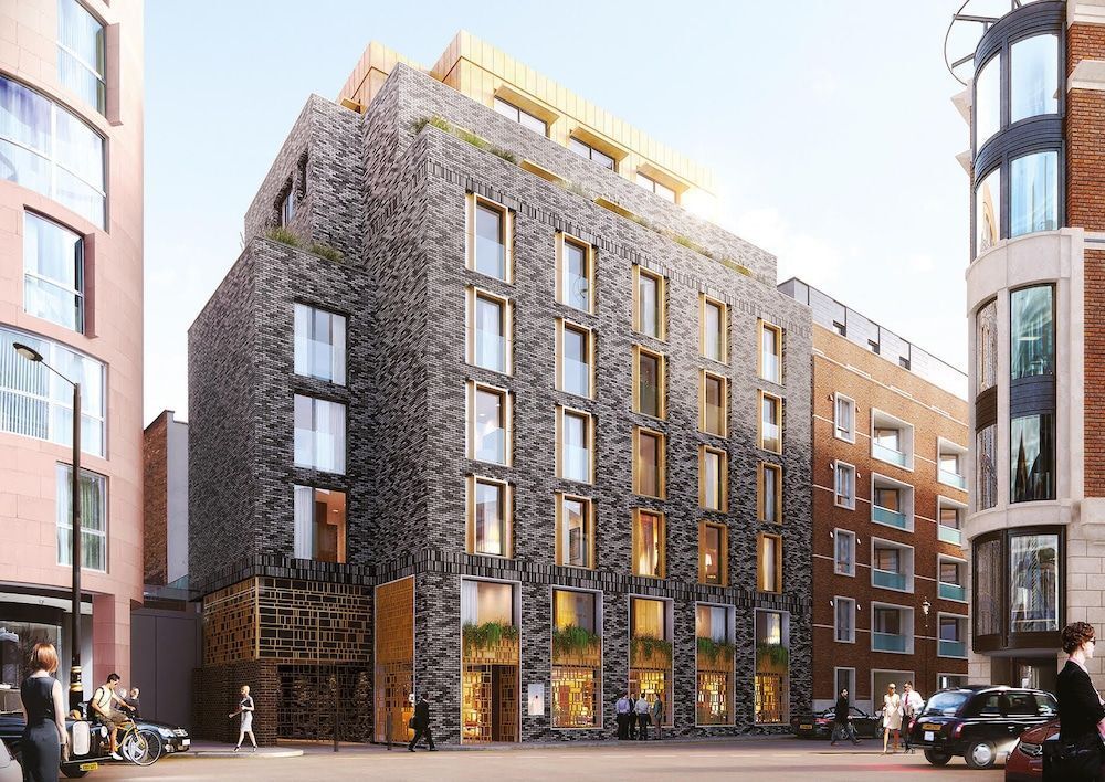 Luxury Hotels in London: The Guardsman with Awake & Wander Luxury Travel