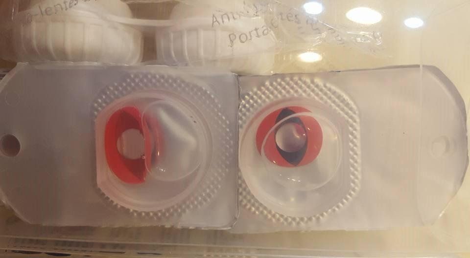 lenti a contatto rosse