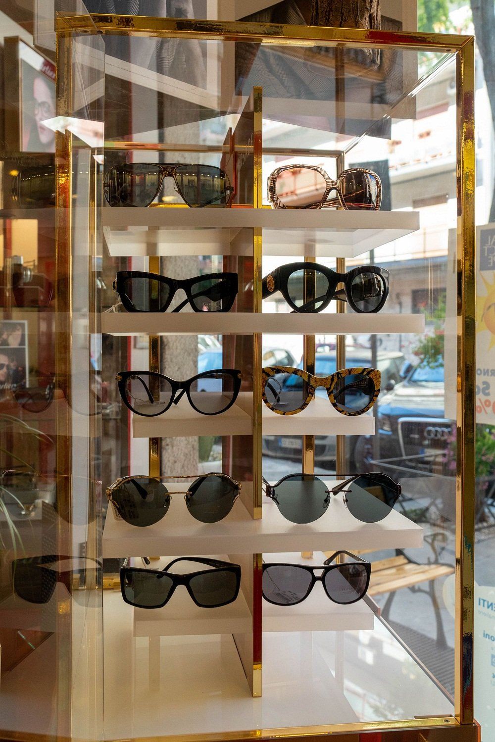 occhiali da sole Ray Ban classici e specchiati