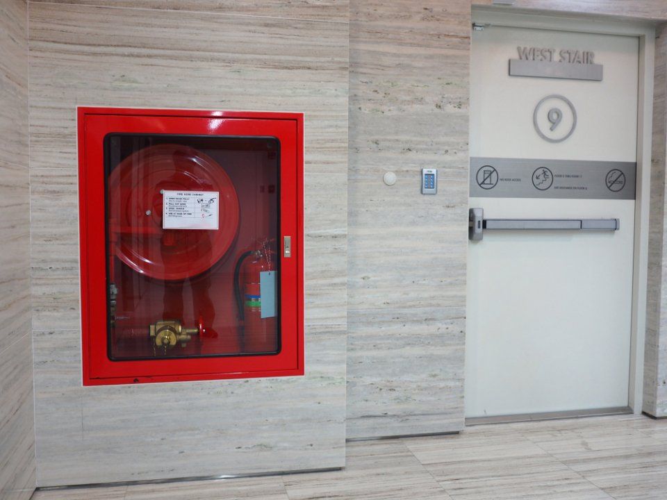 cassetta con dispositivi di sicurezza antincendio
