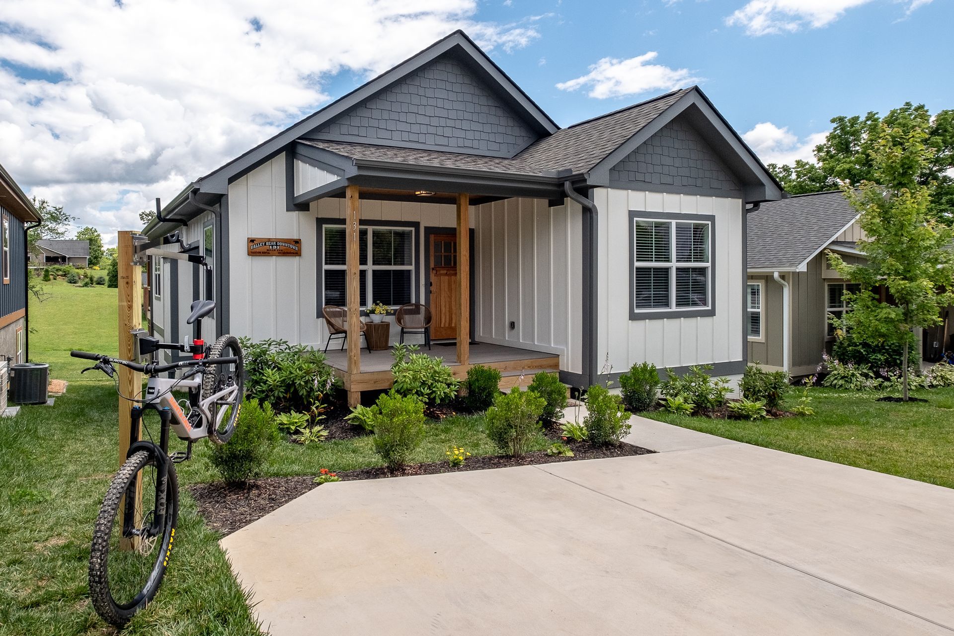 This home is in the heart of Downtown Brevard, walking distance to Main Street.