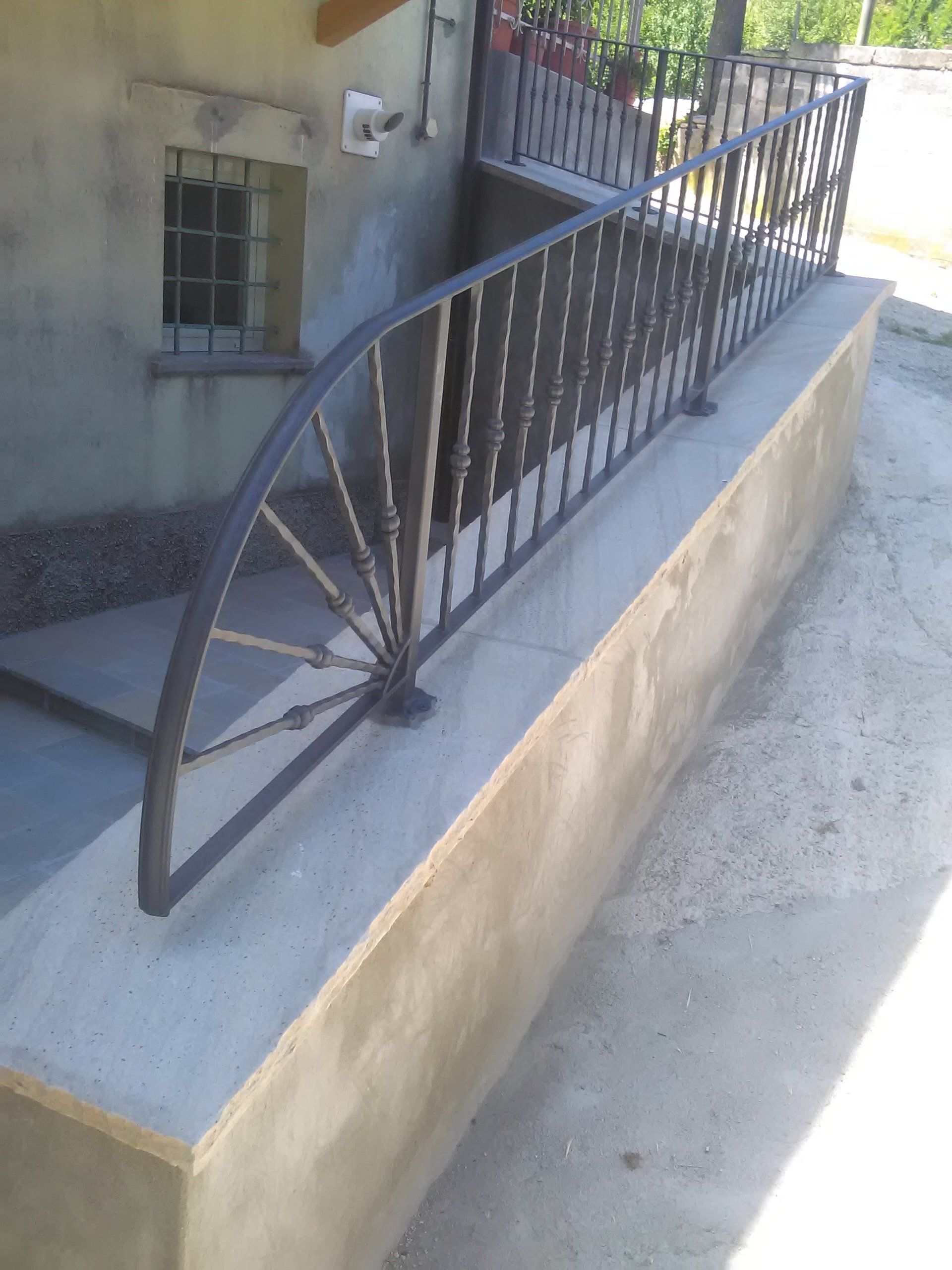 ringhiera in ferro battuto