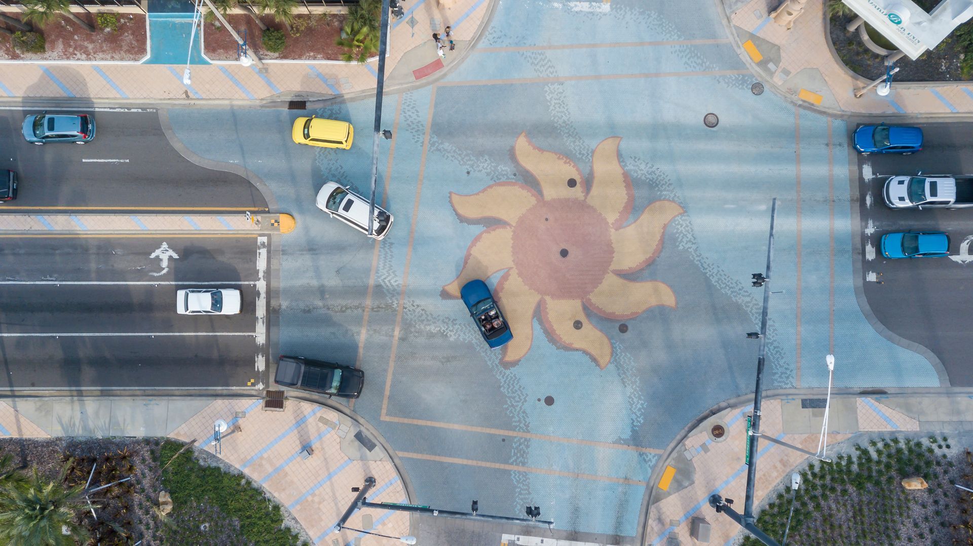 street in volusia county with artwork