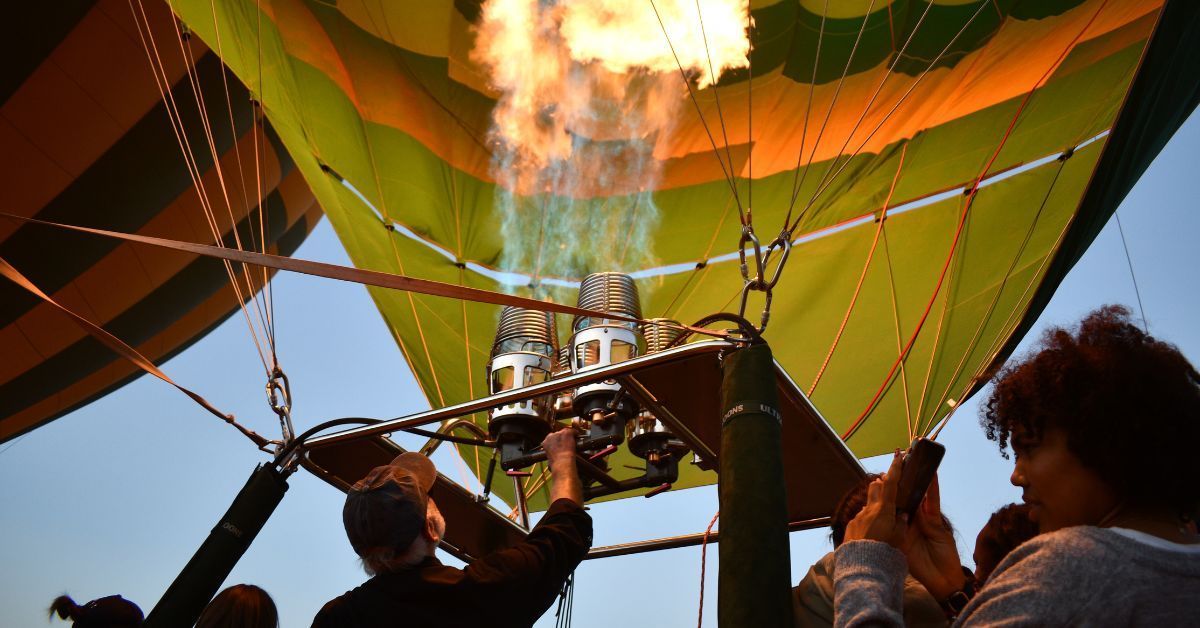 The Science and Skill Behind Steering a Hot Air Balloon