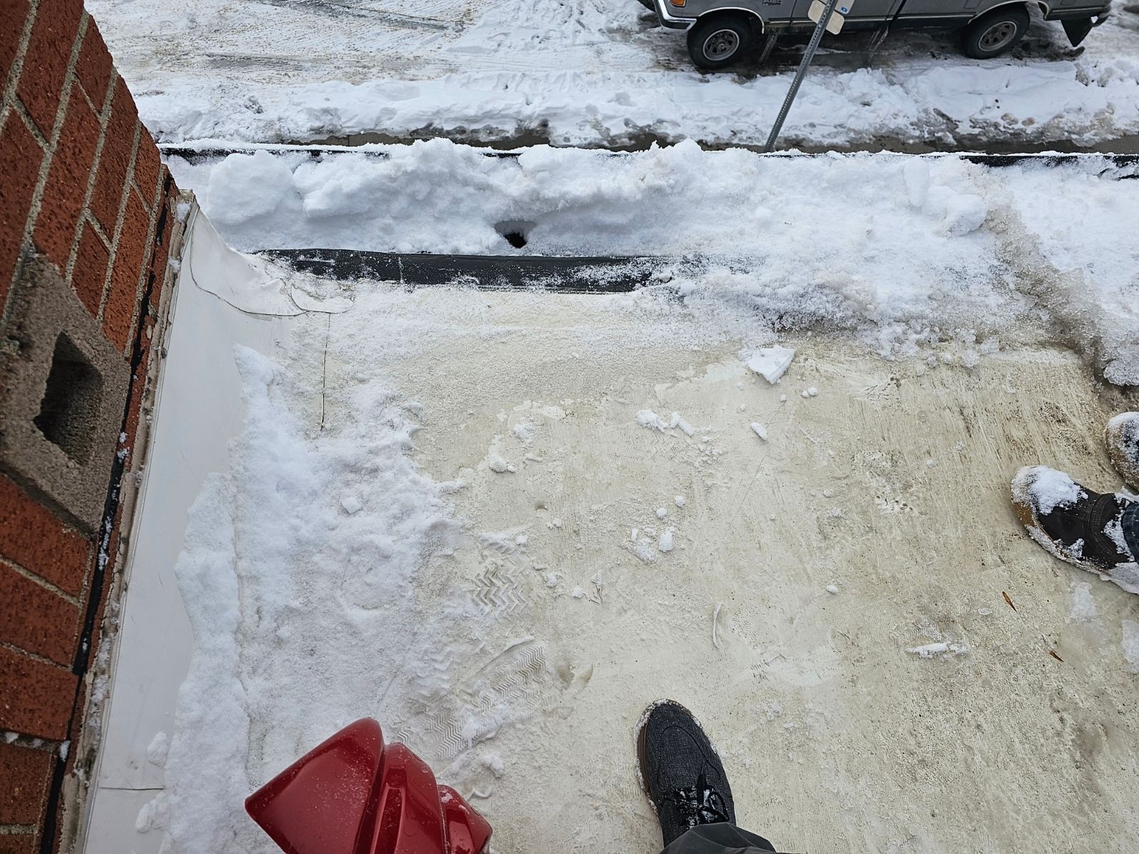 Roof snow removal - kalispell roofing pros