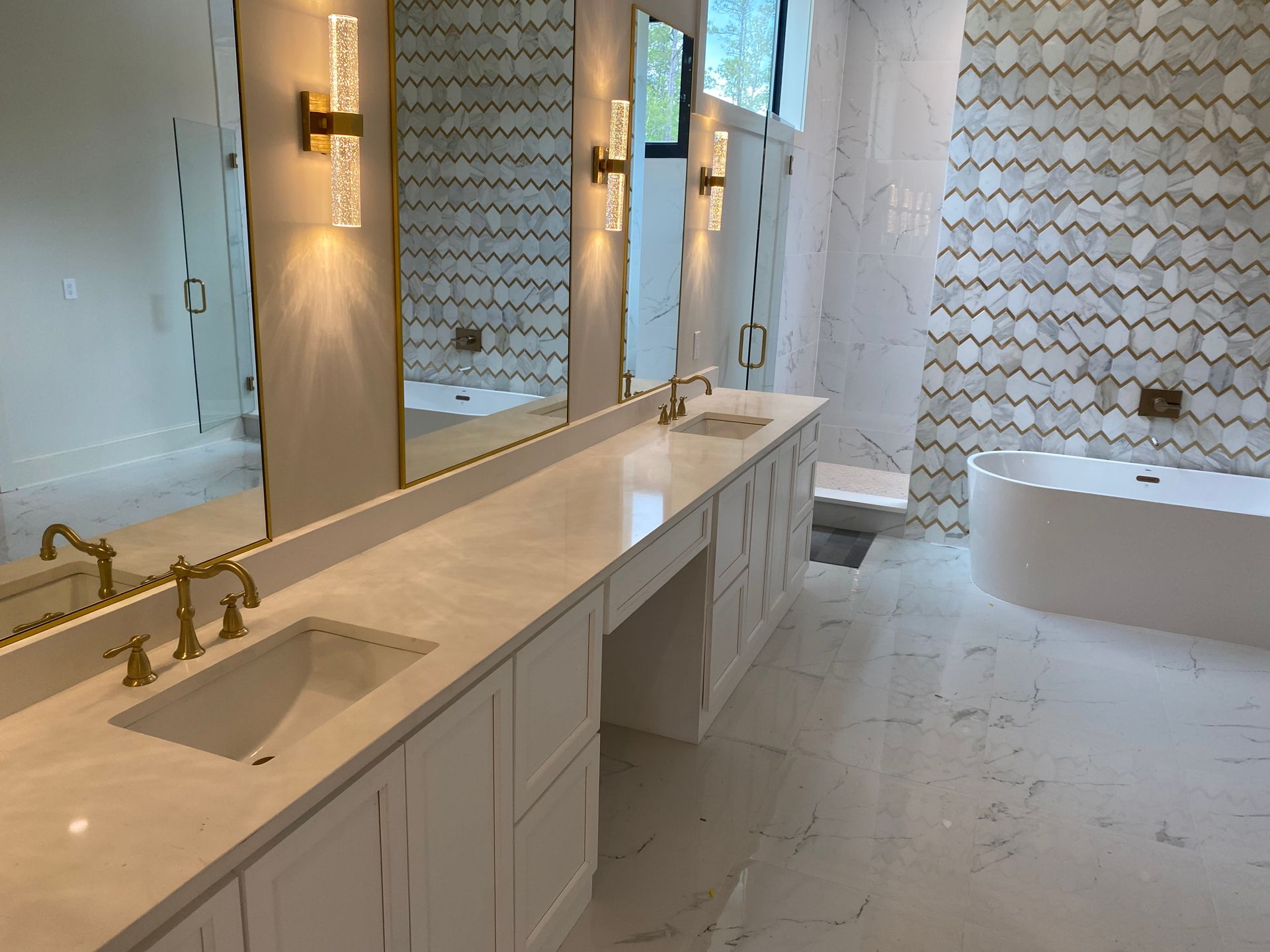 Sinks And Mirrors - Picayune, MS - Cabinets By The Stone Shop