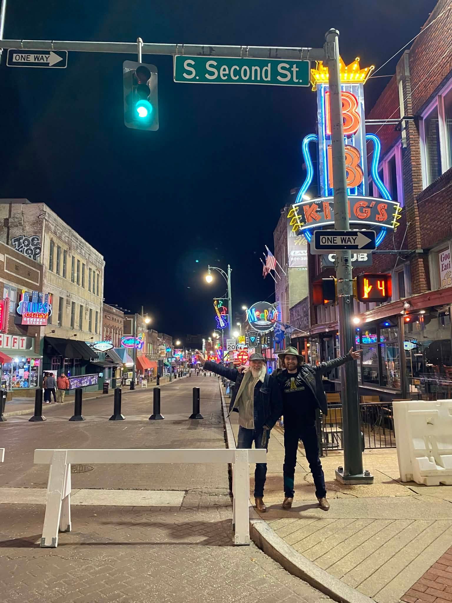 Father'n'Son in front of BB King's