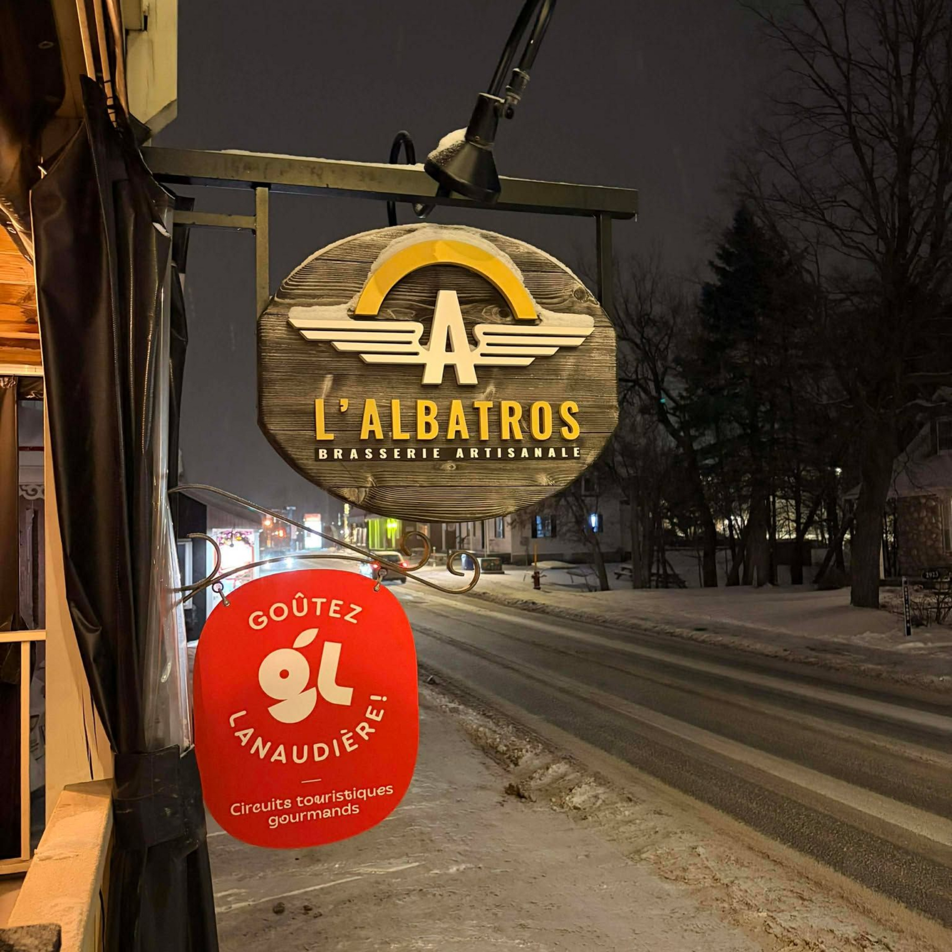 L'Albatros sign