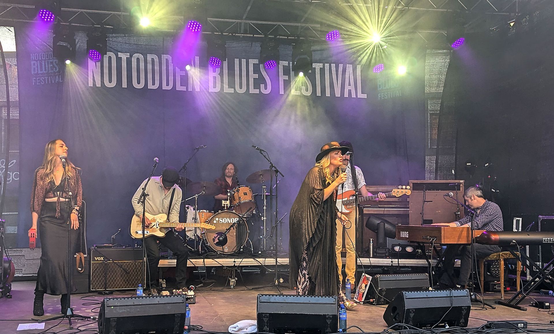 Elles Bailey performing on stage