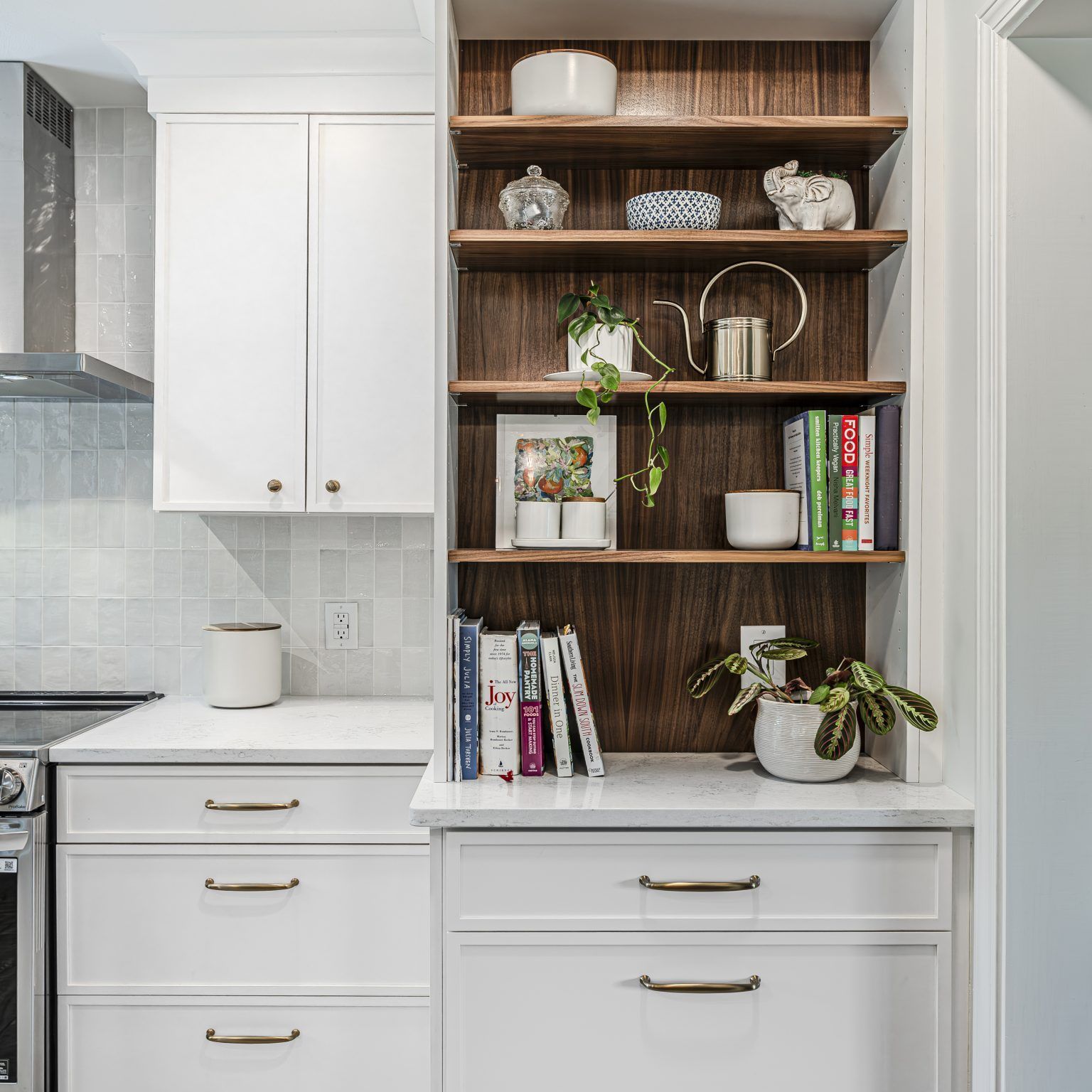 kitchen cabinet