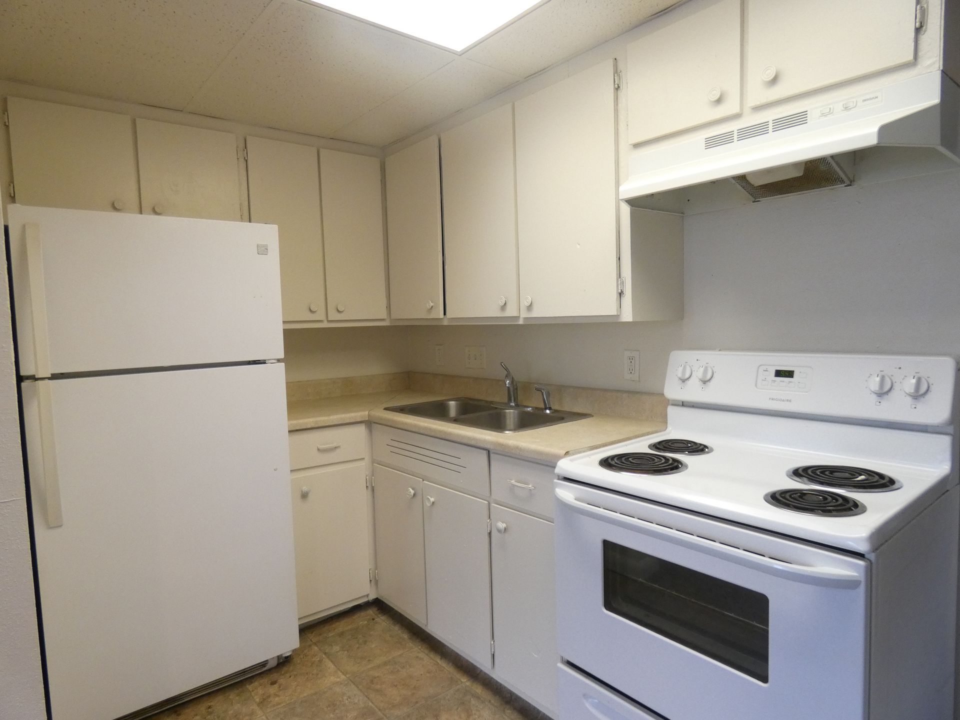 Skyview Apartments - Kitchen
