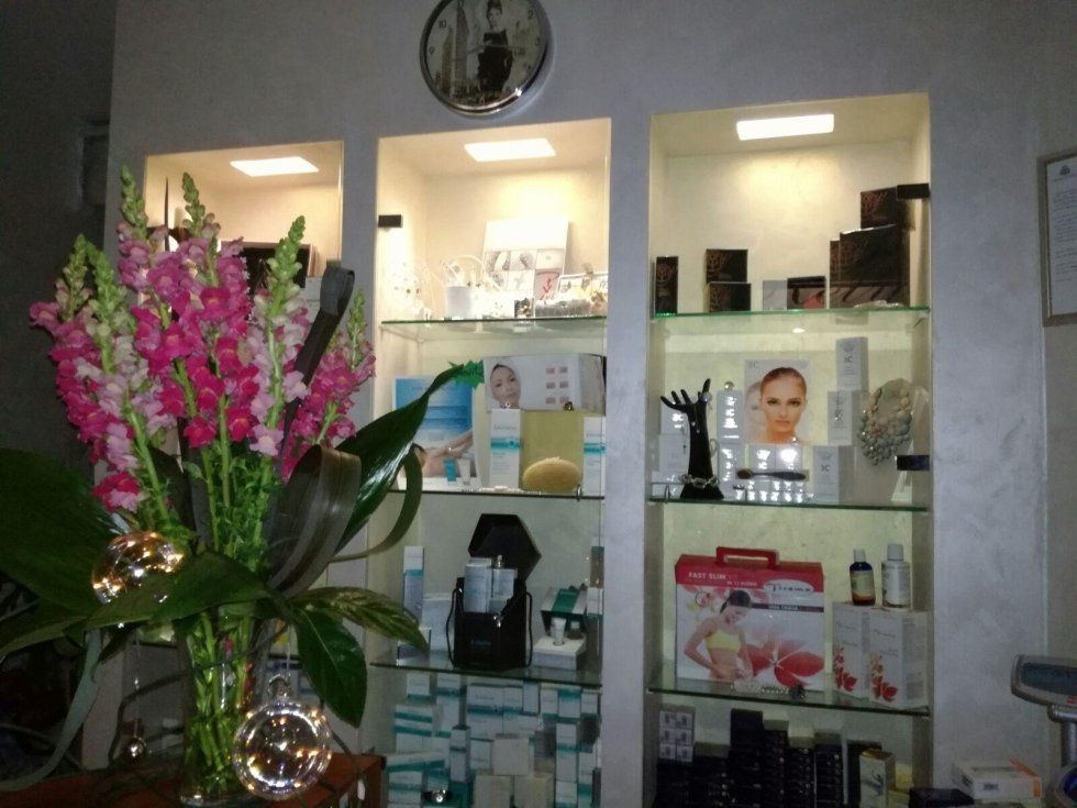 cosmetici in esposizione