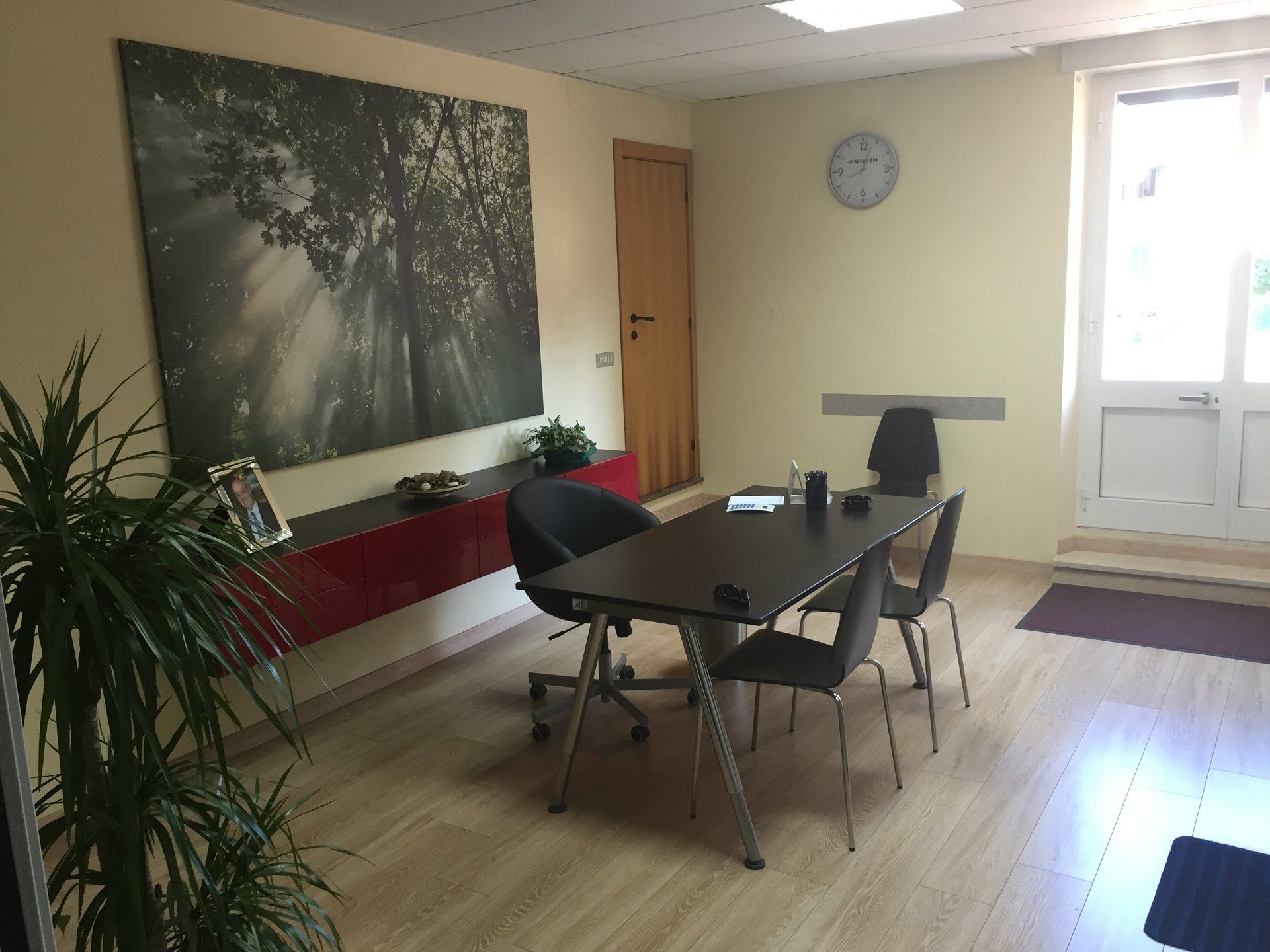 interno di una agenzia funebre