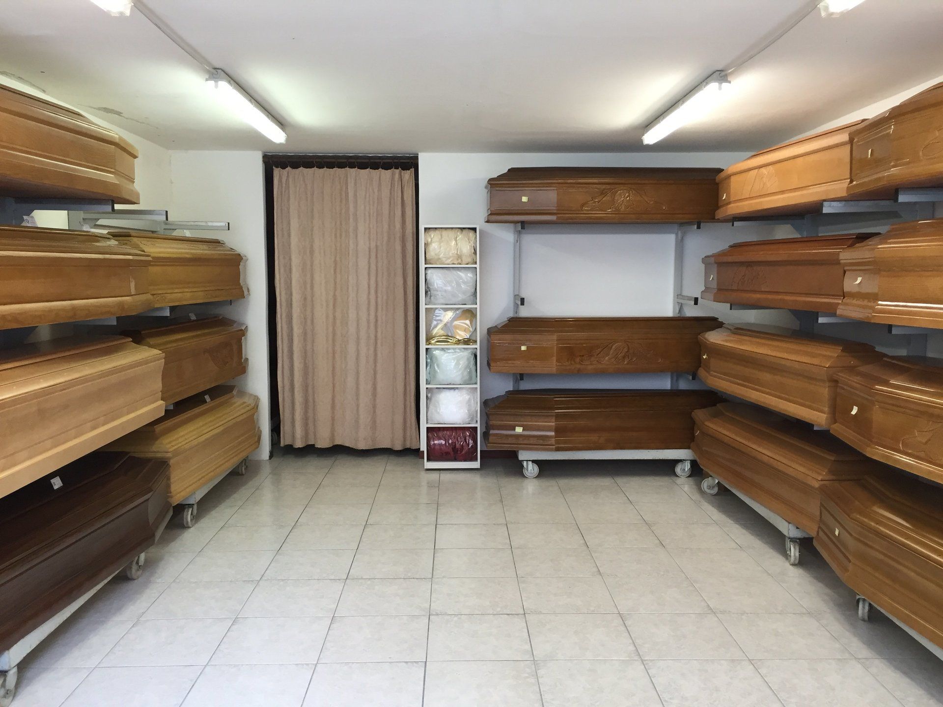 esposizione cofani funebri