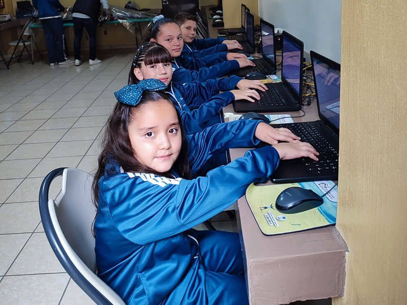 Escuela católica con computación en Zapopan