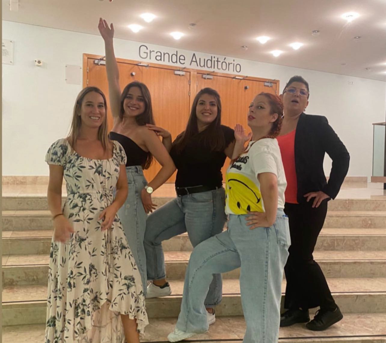 Galgamoitas-Sandrina Rodrigues-Levanta-te e ri-Stand up-Comédia- sucesso-rir-pi100pé-ruben branco-marco horácio-Fernando Rocha-Leiria-Lisboa-Porto-humor negro-instagram-