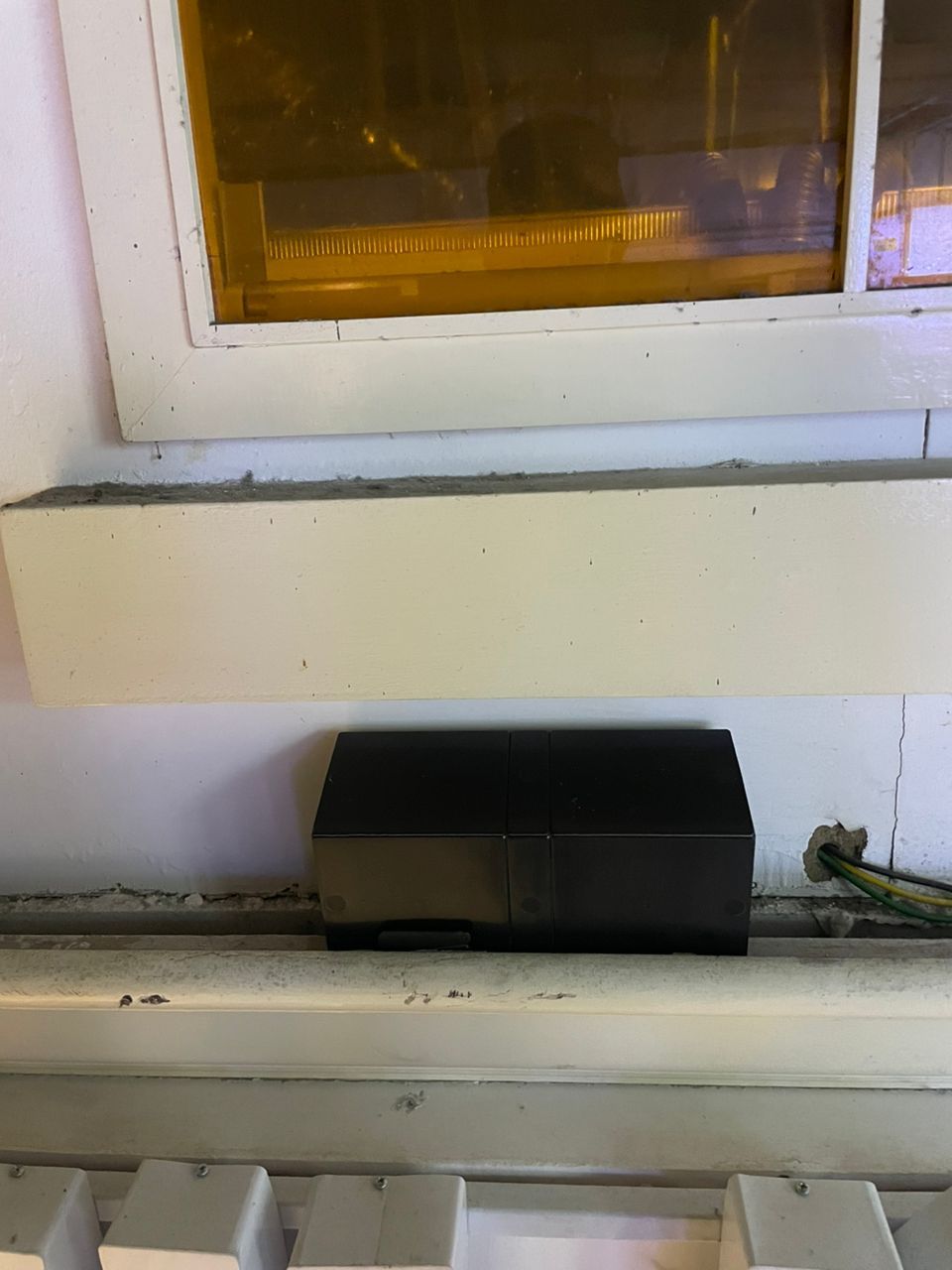 Rodent station - rat monitoring using sticky glueboard