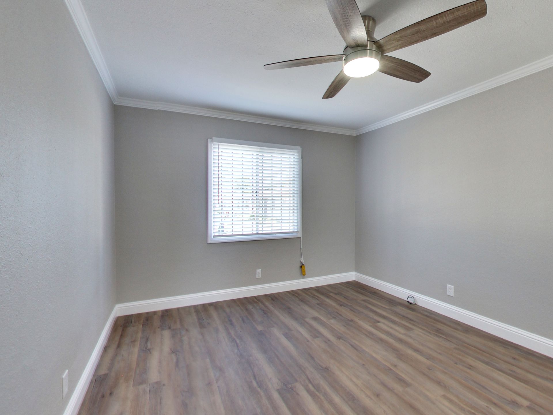 Interior photo of empty room