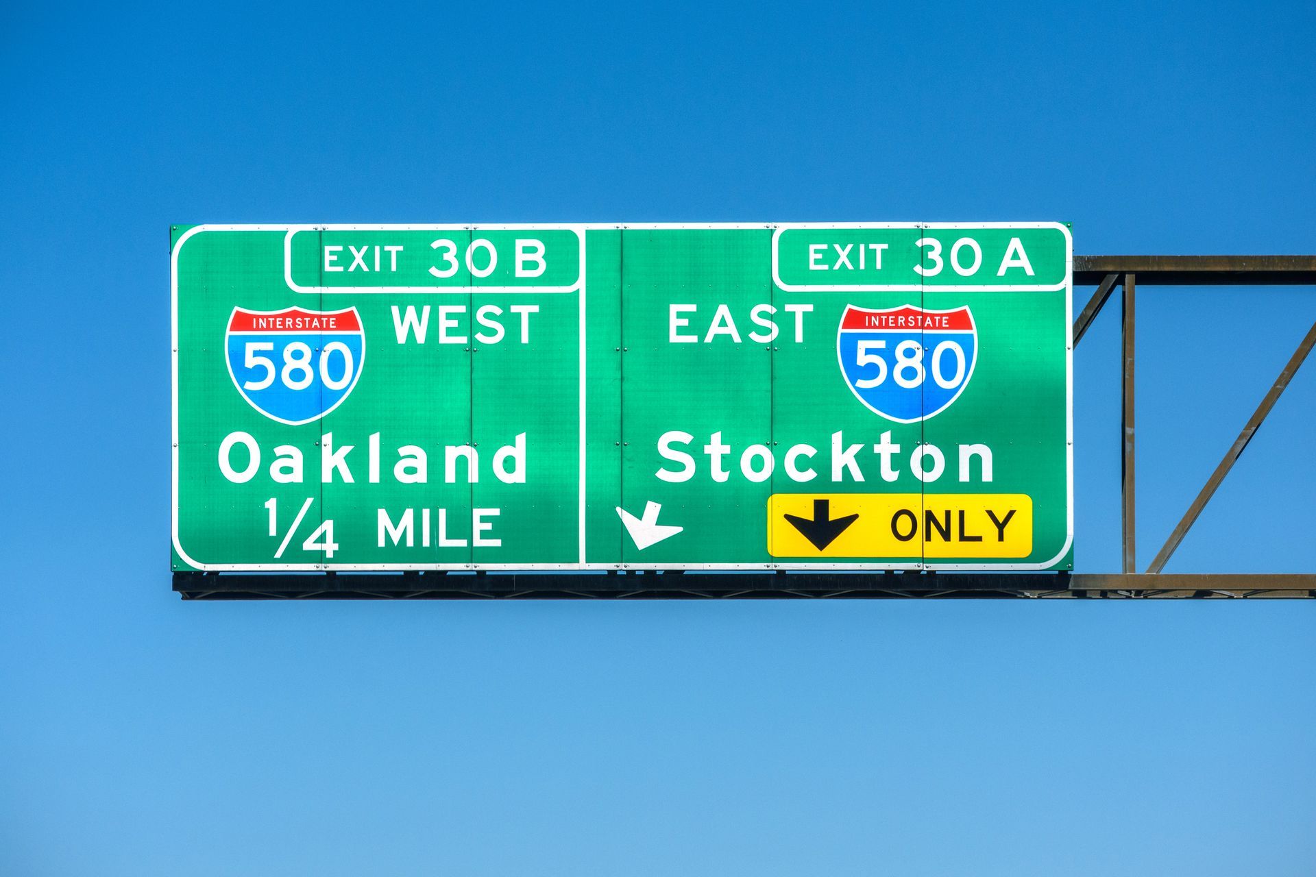 EASY ACCESS TO HWY 580