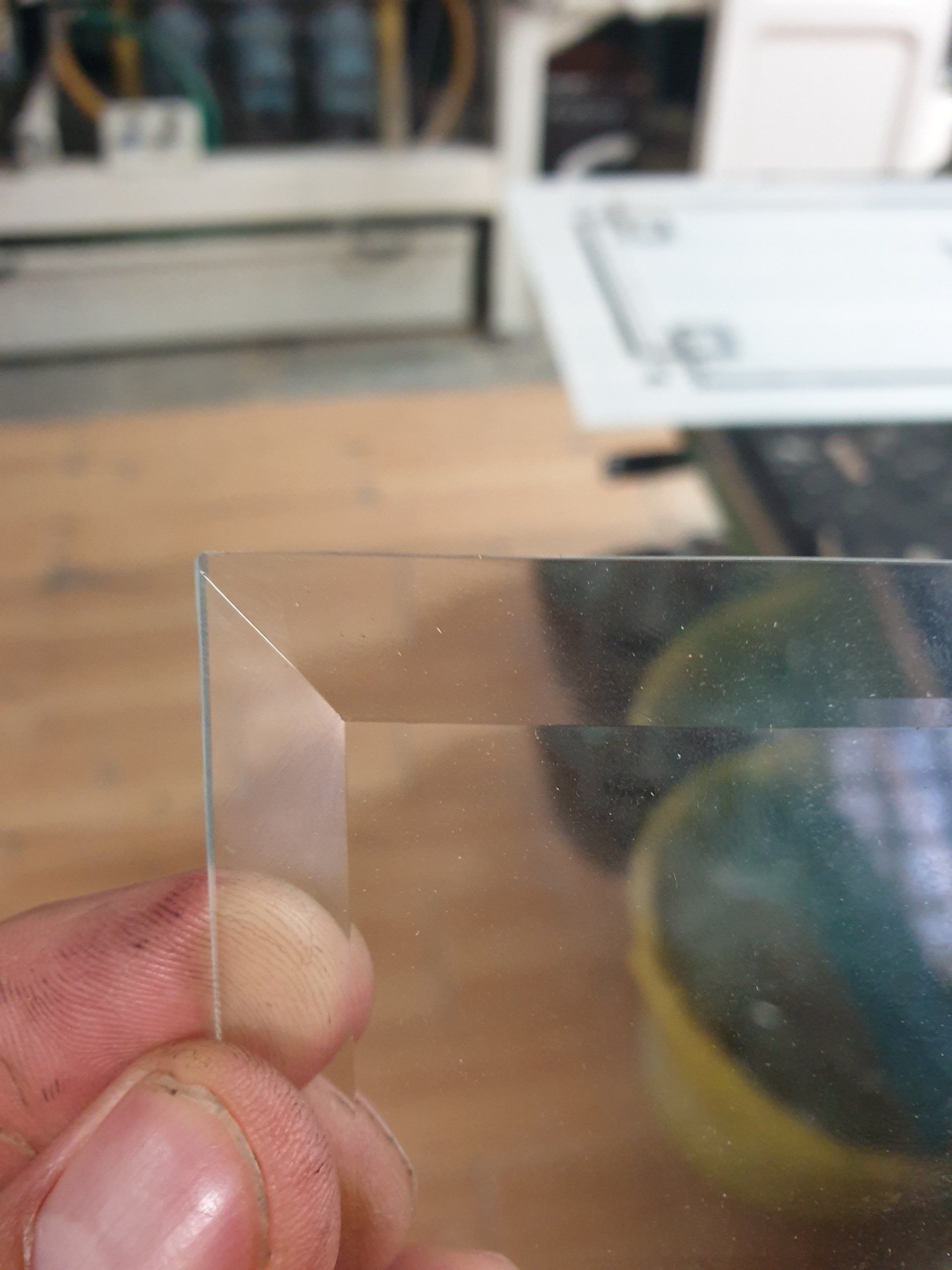 Sagomatura a mano del vetro