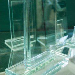 Vetro in vario spessore