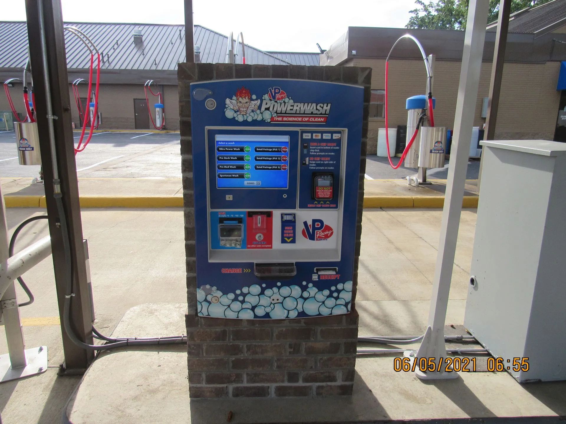 A machine at a car wash that says np on it