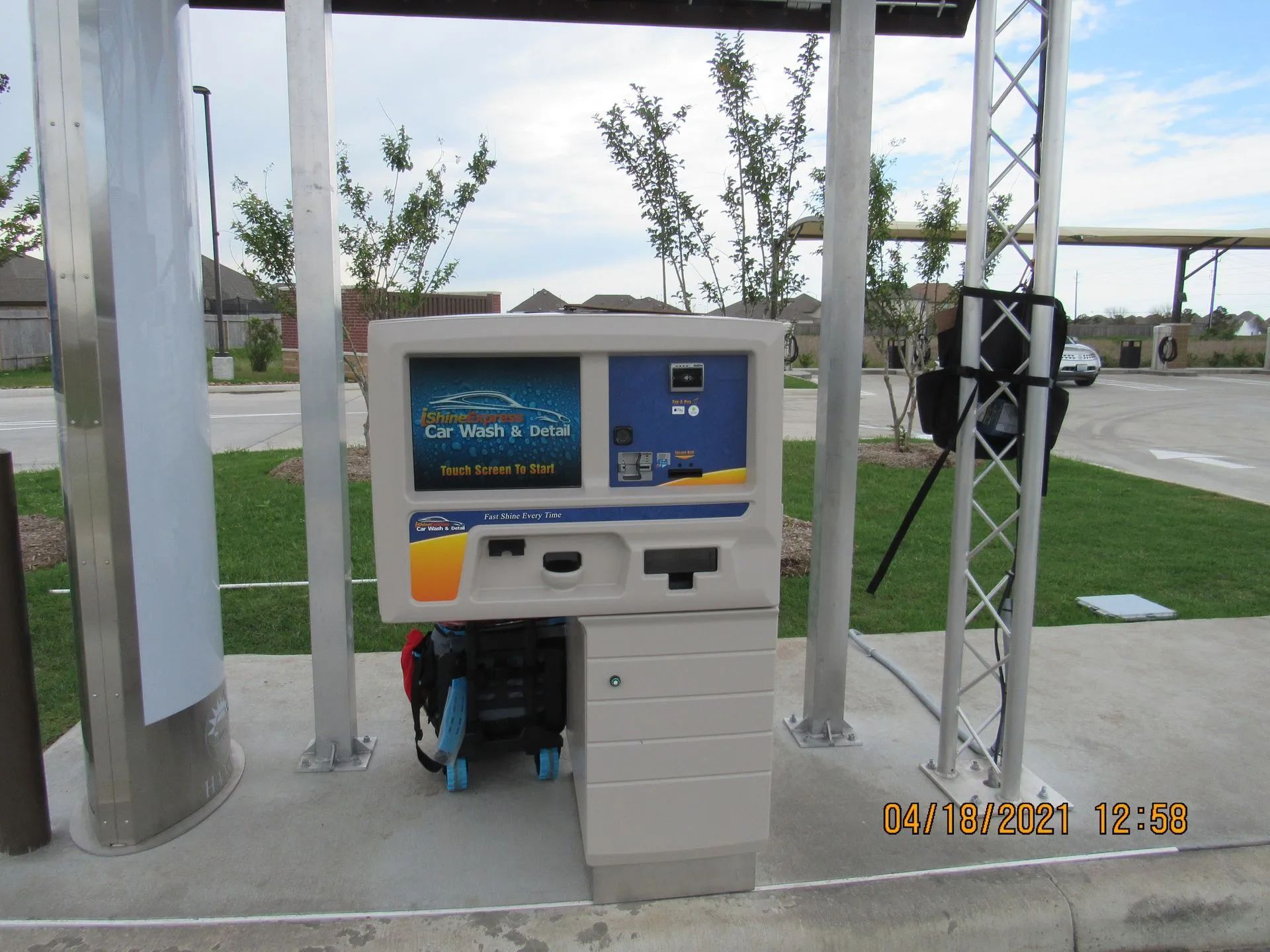 A machine that says ' car wash ' on it