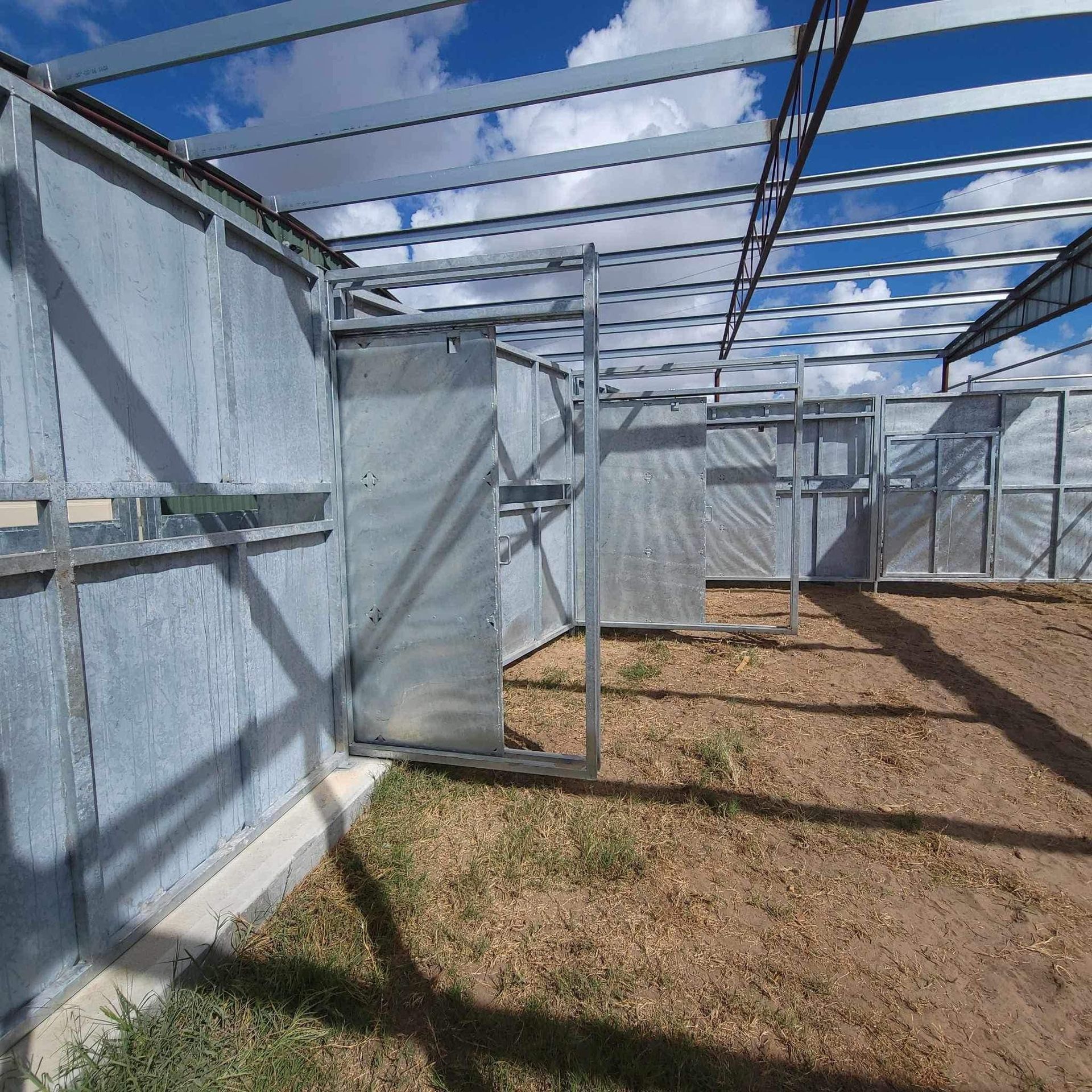 Hot dip galvanized deer pens