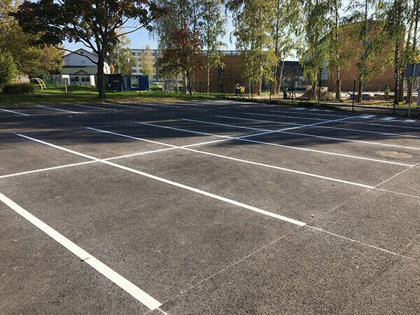 Horizontālo apzīmējumu uzklāšana | Baltic Trailer Service