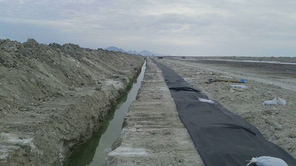 liner running alongside a canal