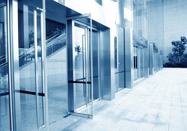 glass doors for commercial buildings