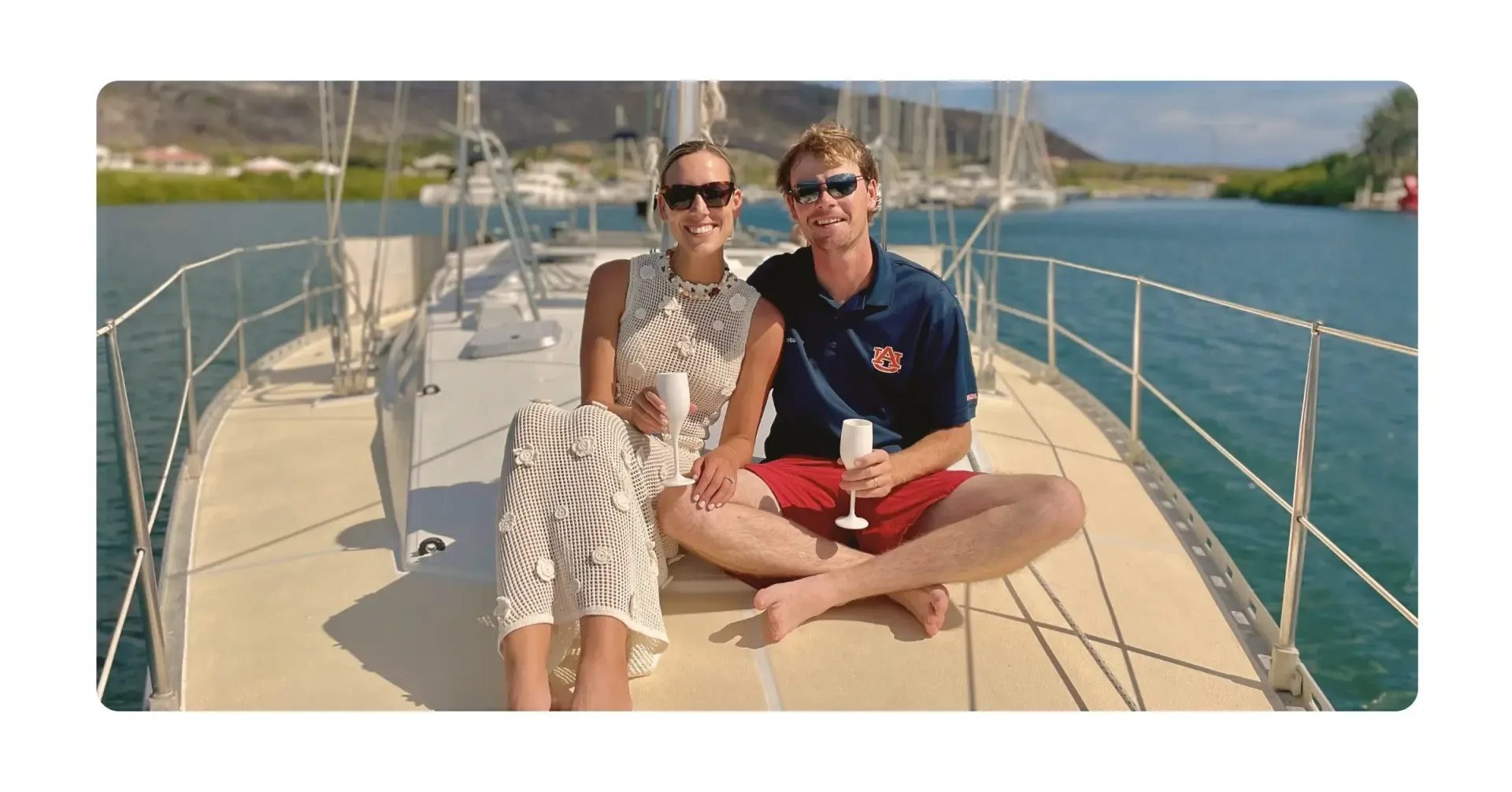 Couple enjoying romantic sunset cruise in Curacao with Maxie Sailing