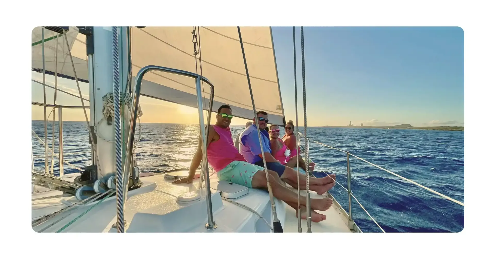 Sunset sail in Curacao during snorkeltour with Maxie Sailing 