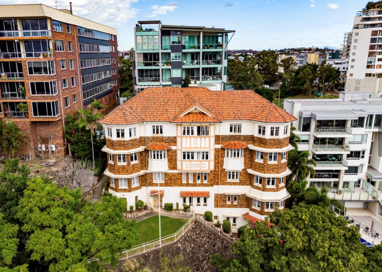 Kangaroo Point Cliffside Apartments