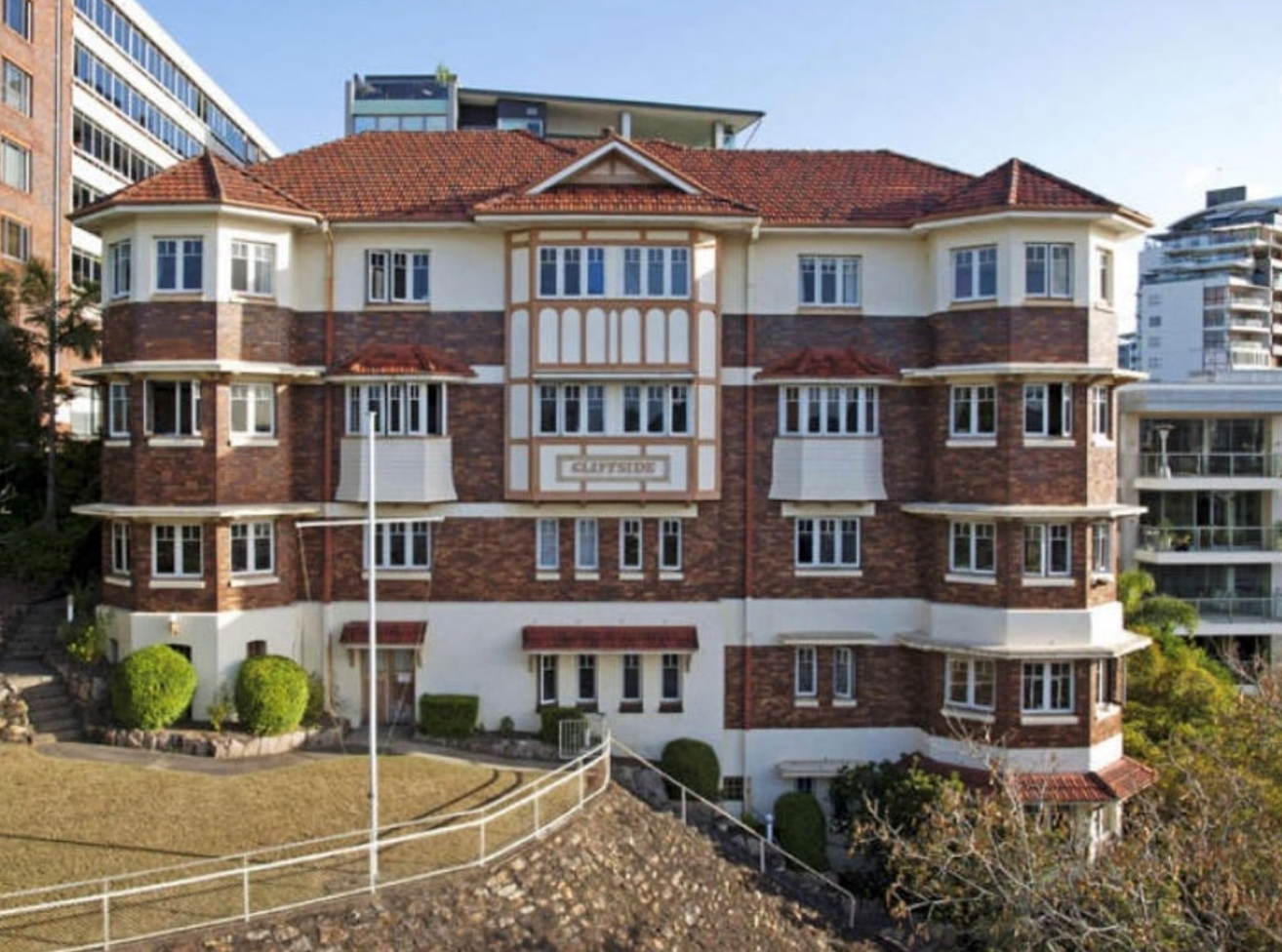 Kangaroo Point Cliffside Apartments