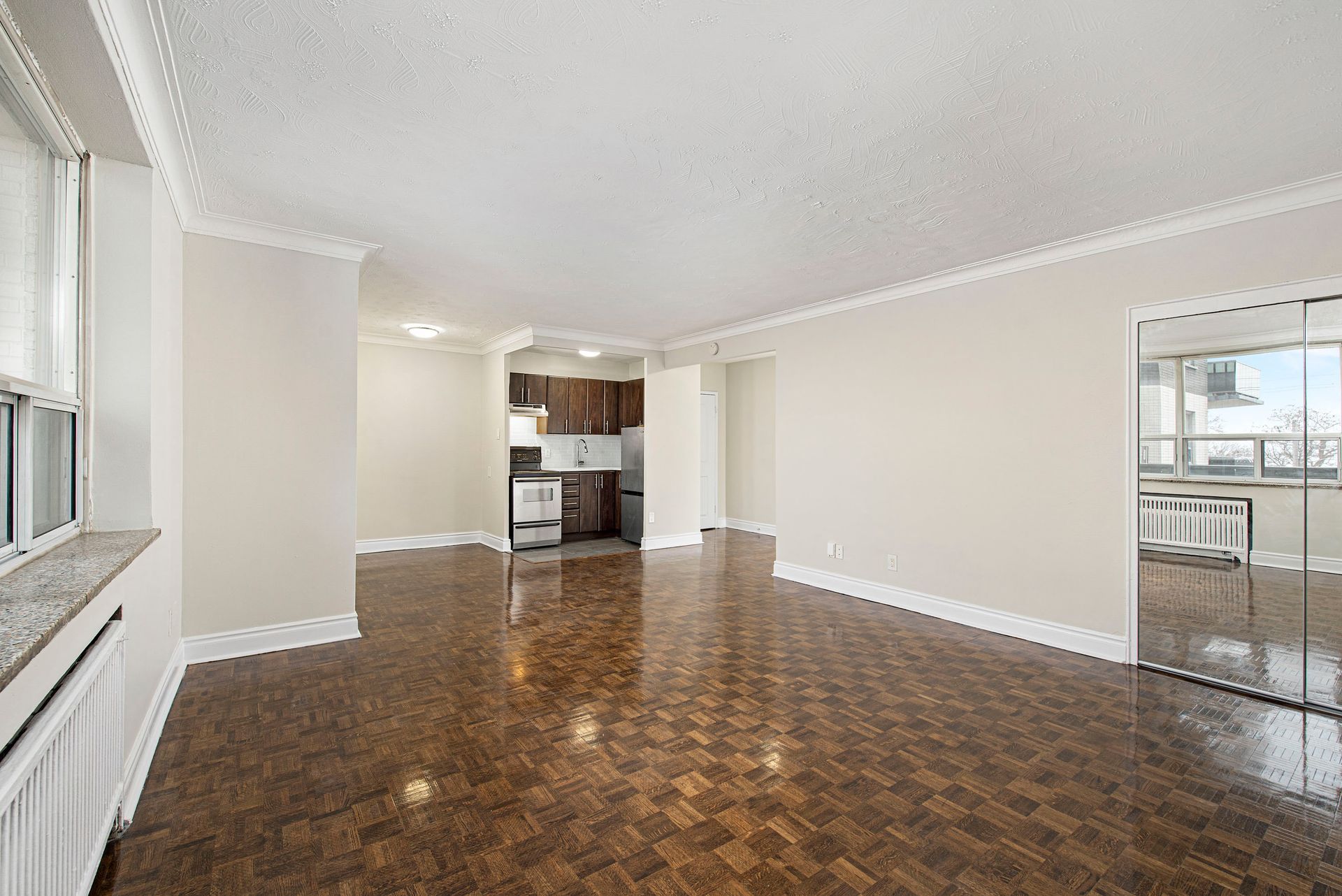 Suites Availability 99 & 150 Dowling Rental Apartments in Toronto