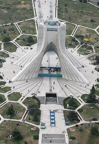 Тегеран, достопримечательности Тегерана, башня Азади