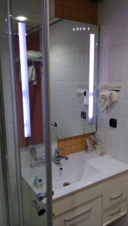 Tehran Baba Taher Hotel,Tehran hotels, iran hotels  ,3 star hotel in tehran