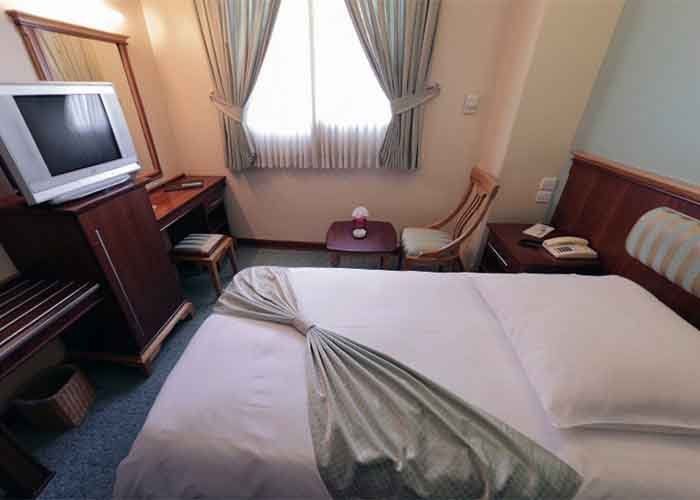 Two Beds Room,Tehran Eskan Forsat Hotel ,Tehran hotels, iran hotels , 3 star hotels in tehran