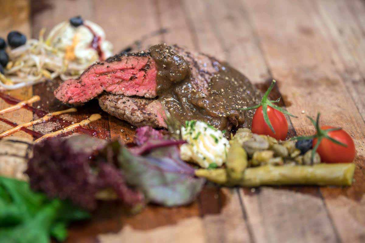 Tehran Howeyzeh Hotel ,Tehran hotels, iran hotels  ,4 star hotel in tehran