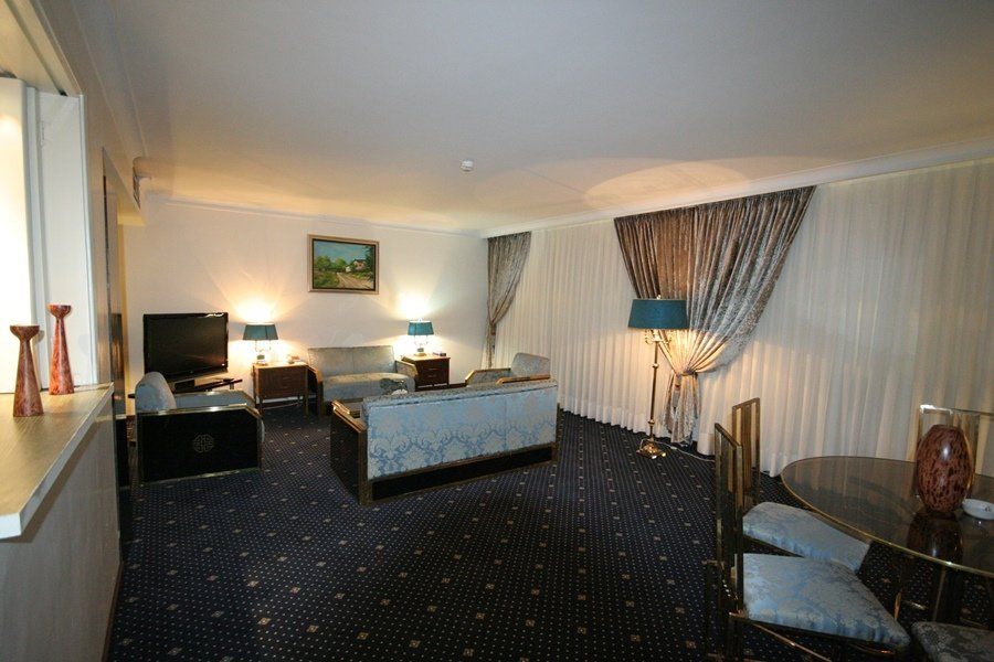 Tehran Lale Hotel,Tehran hotels, iran hotels ,5 star hotel in tehran