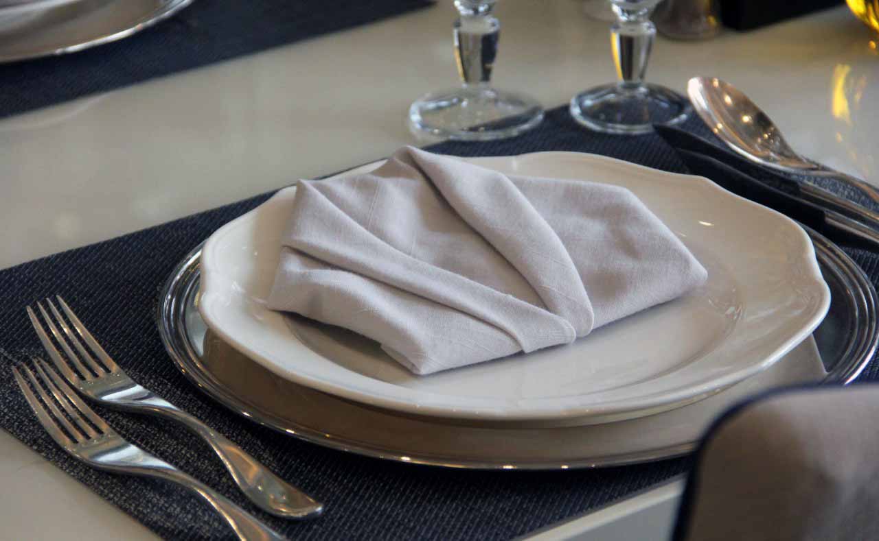 Tehran Niloo Hotel ,Tehran hotels, iran hotels , 4 star hotels in tehran