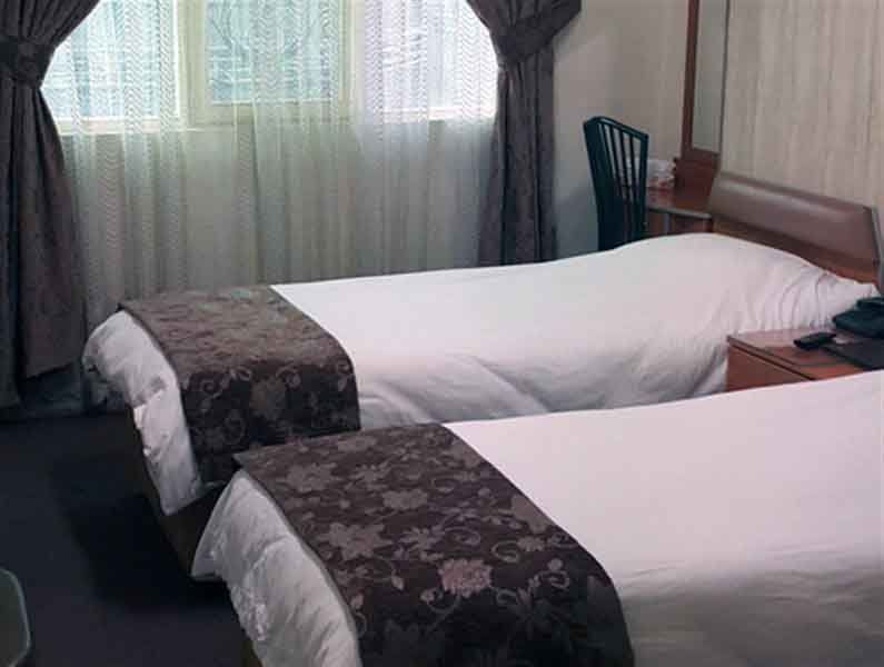 Two Beds Room,Tehran Parastu Hotel ,Tehran hotels, iran hotels ,2 star hotels in tehran