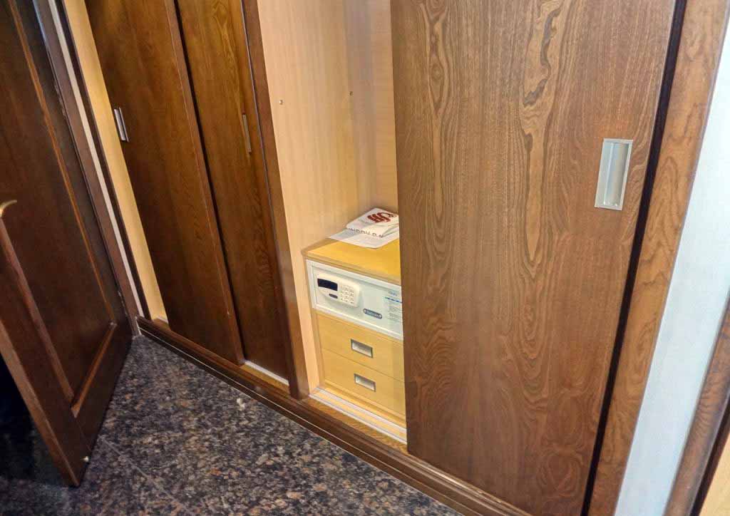 Tehran Simorgh Hotel ,Tehran hotels, iran hotels  ,4 star hotel in tehran